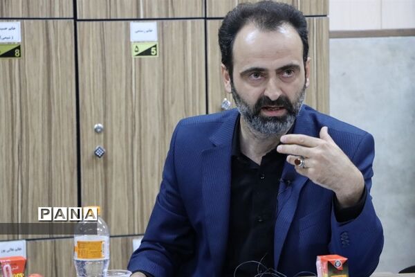 میزگرد تخصصی اثر بخشی همکاری انجمن‌های اولیا و مربیان مدارس در تربیت فرزندان
