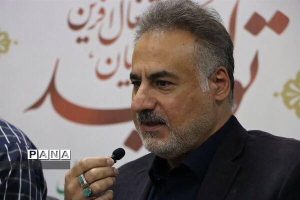 میزگرد تخصصی اثر بخشی همکاری انجمن‌های اولیا و مربیان مدارس در تربیت فرزندان