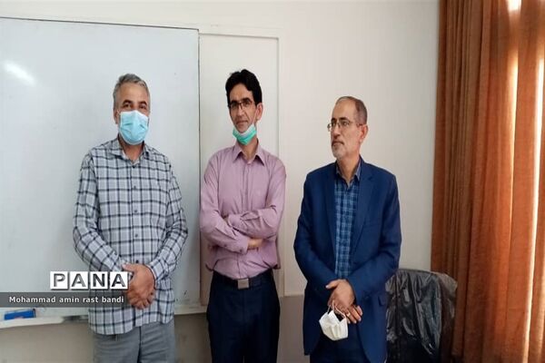 آموزش تفکیک پسماند از مبدا در دبیرستان فرهنگ عرفان منطقه ۱۳