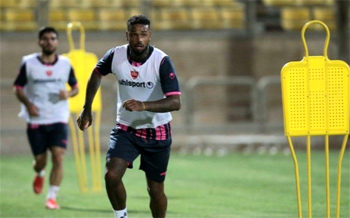 دلخوشی پرسپولیسی‌ها به آمار لوکادیا؛  مهاجم جدید منجی تیم گل‌محمدی می‌شود؟