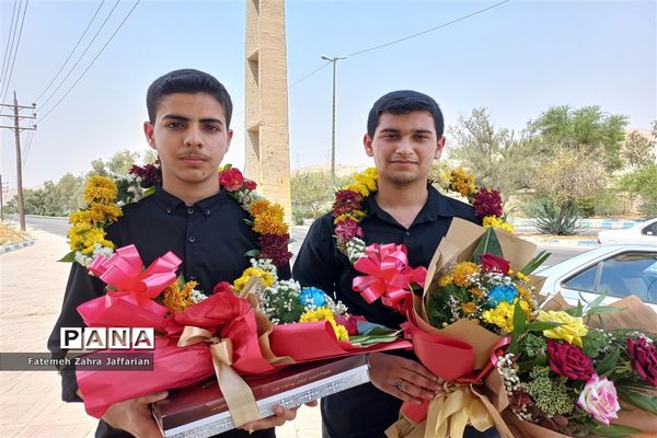 آیین استقبال از دانش‌آموزان رتبه‌آور کشوری در مسابقات قرآن، عترت و نماز امیدیه