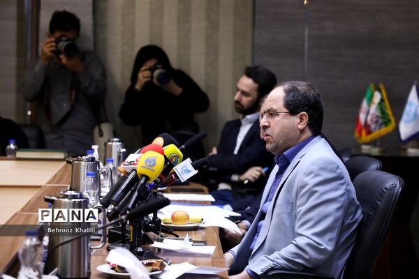 نشست‌ خبری رئیس دانشگاه تهران