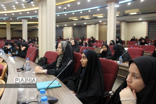 کارگاه آموزش خبرنگاری پانا ویژه دختران دانش‌آموز در قم