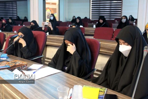 کارگاه آموزش خبرنگاری پانا ویژه دختران دانش‌آموز در قم