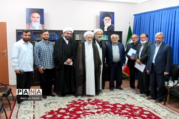 نشست مجمع اندیشه‌ورز قرارگاه دانش‌بنیان کشاورزی با نماینده ولی فقیه