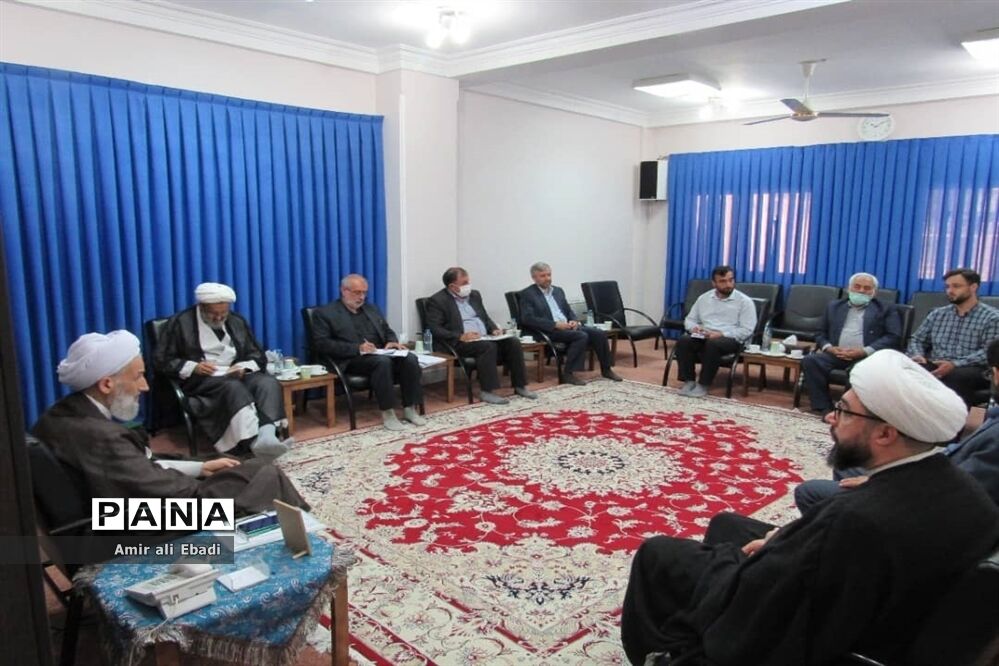 نشست مجمع اندیشه‌ورز قرارگاه دانش‌بنیان کشاورزی با نماینده ولی فقیه
