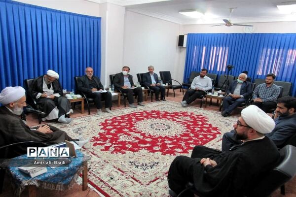 نشست مجمع اندیشه‌ورز قرارگاه دانش‌بنیان کشاورزی با نماینده ولی فقیه