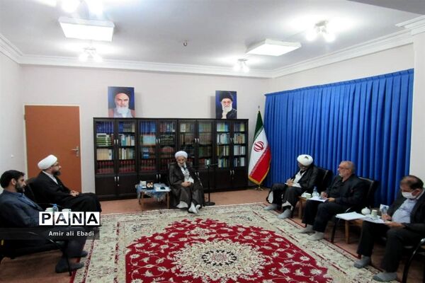 نشست مجمع اندیشه‌ورز قرارگاه دانش‌بنیان کشاورزی با نماینده ولی فقیه