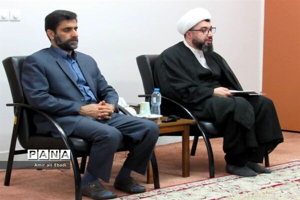 نشست مجمع اندیشه‌ورز قرارگاه دانش‌بنیان کشاورزی با نماینده ولی فقیه