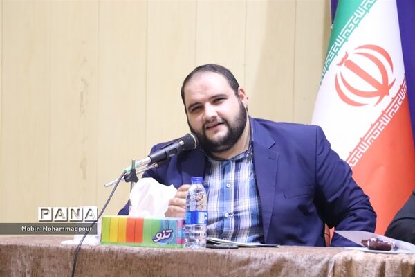 نشست خبری استاندار آذربایجان شرقی به‌مناسبت هفته دولت