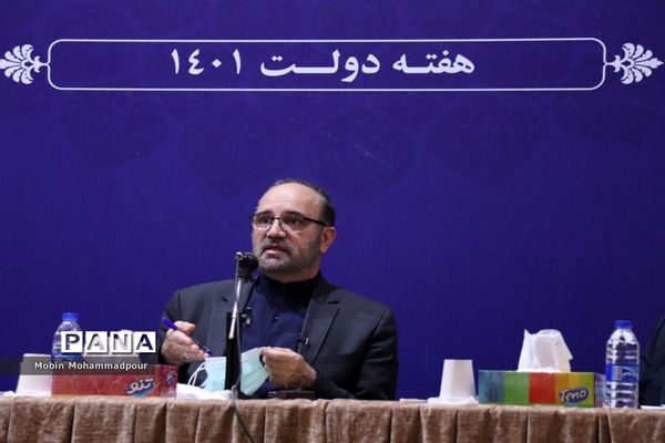 نشست خبری استاندار آذربایجان شرقی به‌مناسبت هفته دولت