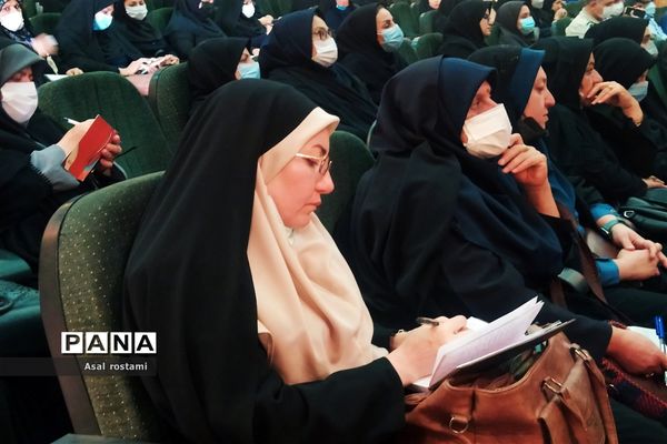 برگزاری دوره ضمن خدمت مربیان و معاونان پرورشی در ناحیه یک شیراز