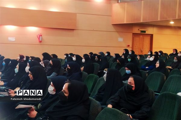 برگزاری دوره ضمن خدمت مربیان و معاونان پرورشی در ناحیه یک شیراز