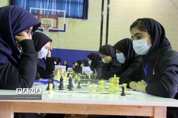 آغاز مسابقات شطرنج دانش‌آموزان دختر در شهرکرد