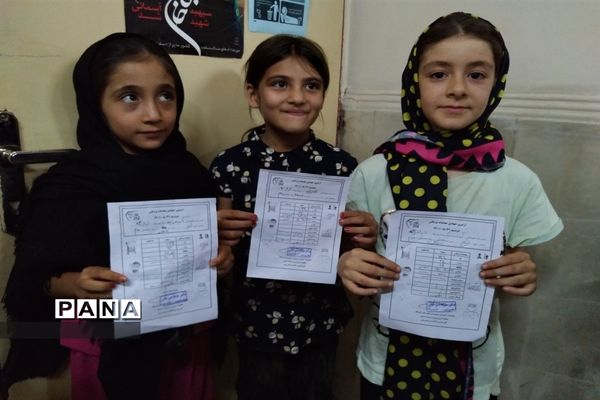 برگزاری اردوی جهادی معاینات پزشکی شهرستان قرچک در دبستان شاهد خاتم الانبیا