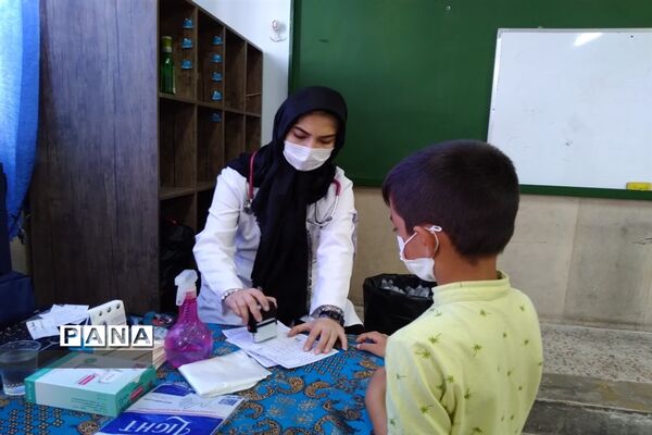 برگزاری اردوی جهادی معاینات پزشکی شهرستان قرچک در دبستان شاهد خاتم الانبیا