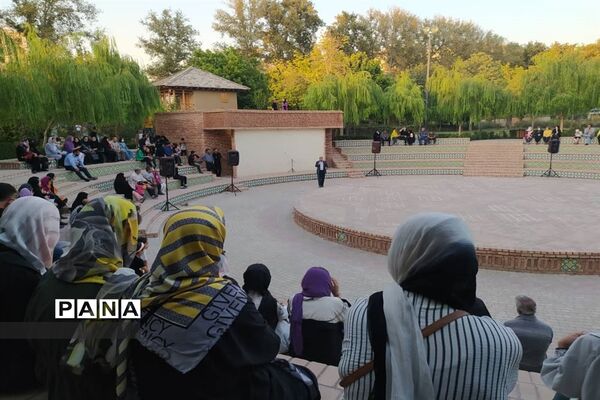 عصرانه‌های شیرین خانوادگی در پارک ایران کوچک ‌ناحیه ۳ کرج