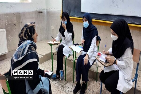 برگزاری اردوی جهادی پزشکی دبیرستان شهید‌بهایی در شهرستان رباط‌کریم