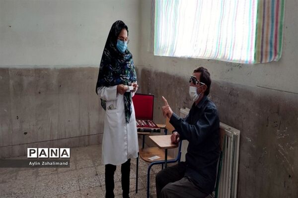 برگزاری اردوی جهادی پزشکی دبیرستان شهید‌بهایی در شهرستان رباط‌کریم