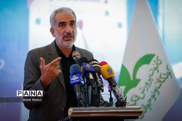 افتتاحیه هشتمین جشنواره و نمایشگاه ایران نوشت