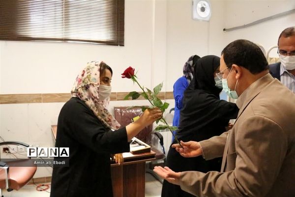 تجلیل از پزشکان توسط فرماندار شهرستان میاندورود