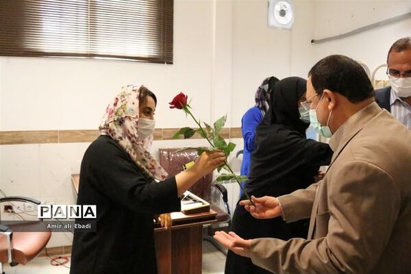 تجلیل از پزشکان توسط فرماندار شهرستان میاندورود