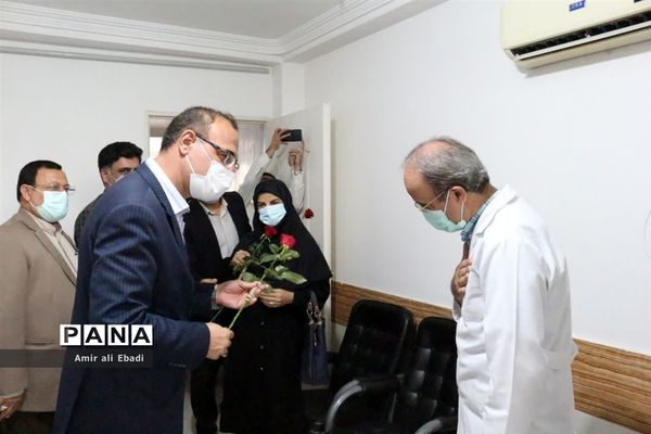 تجلیل از پزشکان توسط فرماندار شهرستان میاندورود