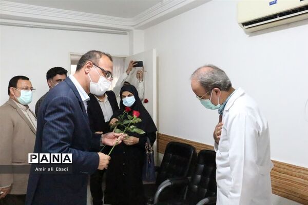 تجلیل از پزشکان توسط فرماندار شهرستان میاندورود