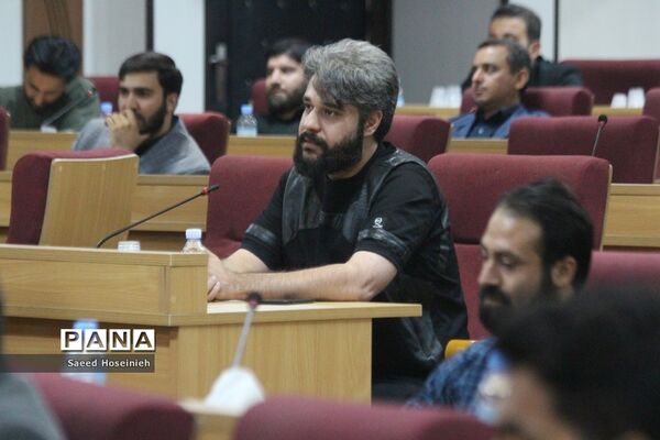 نشست رسانه‌ای استاندار قم به‌مناسبت هفته دولت