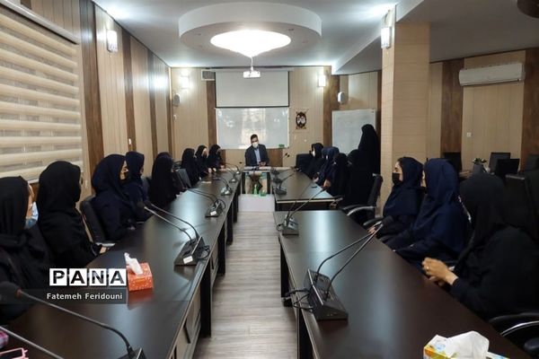 برگزاری اولین دوره آموزشی پیش‌اردوی قطبی دختران در البرز