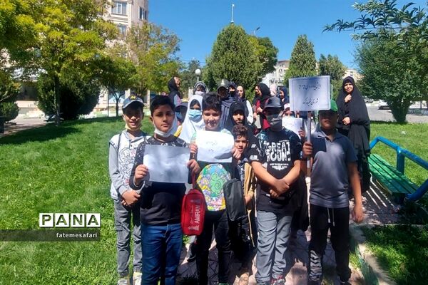 برگزاری همایش پیاده‌روی به مناسبت هفته دولت در  شهرستان فیروزکوه