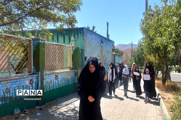 برگزاری همایش پیاده‌روی به مناسبت هفته دولت در  شهرستان فیروزکوه
