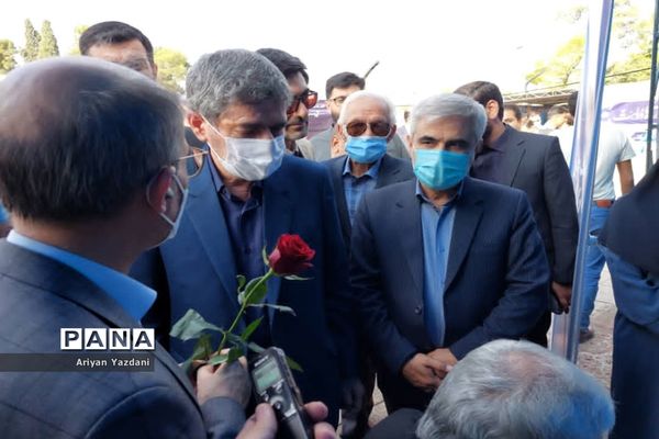 افتتاح نمایشگاه دستاوردهای دولت در استانداری فارس