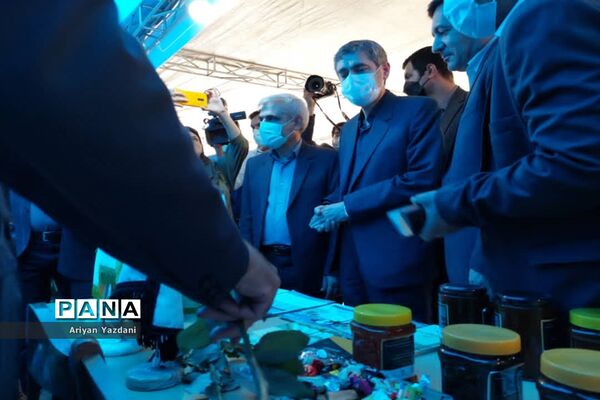 افتتاح نمایشگاه دستاوردهای دولت در استانداری فارس