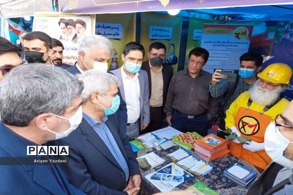 افتتاح نمایشگاه دستاوردهای دولت در استانداری فارس