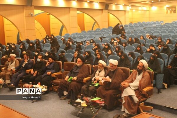 برگزاری همایش دختران مکتبی در قم
