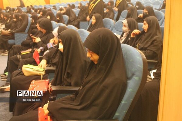 برگزاری همایش دختران مکتبی در قم
