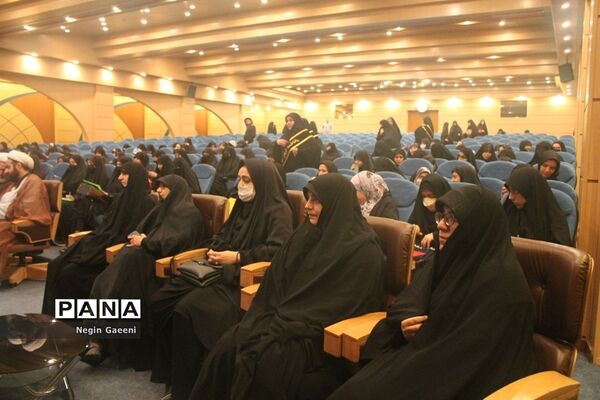 برگزاری همایش دختران مکتبی در قم
