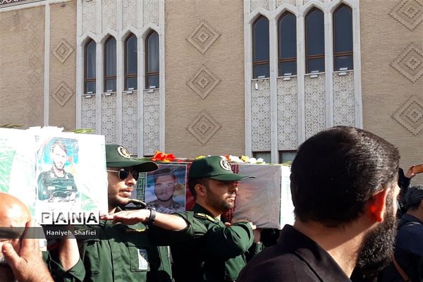 مراسم تشییع پیکر دو شهید جوان امنیت در حرم مطهر شاهچراغ (ع)