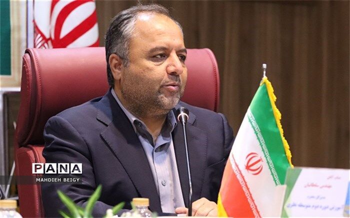 ٢٠٠٠ میلیارد تومان تجهیزات آموزشی خریداری و تحویل شد؛ ورود ٢٧٠ هزار دانش آموز به مدارس نوساز