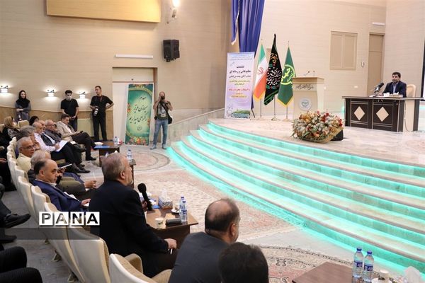 نشست مطبوعاتی مدیرکل جهاد کشاورزی آذربایجان شرقی با اصحاب رسانه