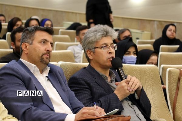 نشست مطبوعاتی مدیرکل جهاد کشاورزی آذربایجان شرقی با اصحاب رسانه