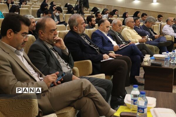 نشست مطبوعاتی مدیرکل جهاد کشاورزی آذربایجان شرقی با اصحاب رسانه