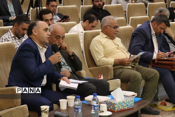 نشست مطبوعاتی مدیرکل جهاد کشاورزی آذربایجان شرقی با اصحاب رسانه