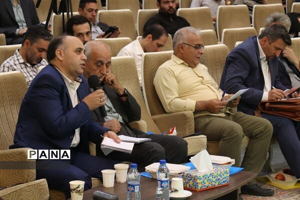 نشست مطبوعاتی مدیرکل جهاد کشاورزی آذربایجان شرقی با اصحاب رسانه