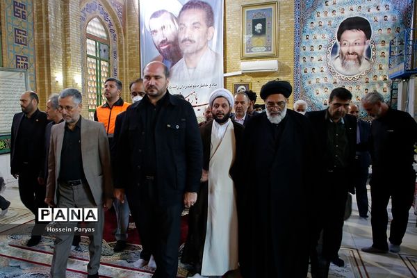 مراسم عطر افشانی و گلریزان مزار مطهر شهدای هشتم شهریور