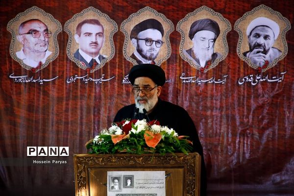 مراسم عطر افشانی و گلریزان مزار مطهر شهدای هشتم شهریور