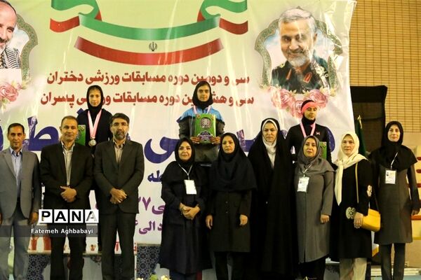 اهدای مدال روز اول و دوم مسابقات دو و میدانی دختران در شهرکرد