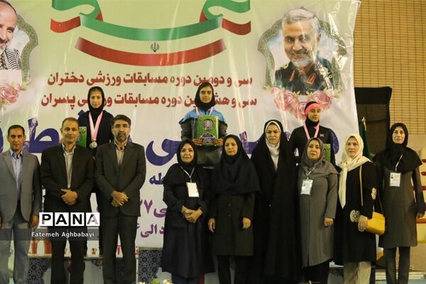 اهدای مدال روز اول و دوم مسابقات دو و میدانی دختران در شهرکرد
