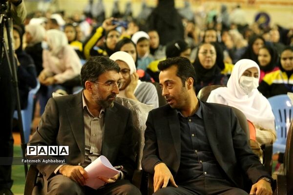 اهدای مدال روز اول و دوم مسابقات دو و میدانی دختران در شهرکرد